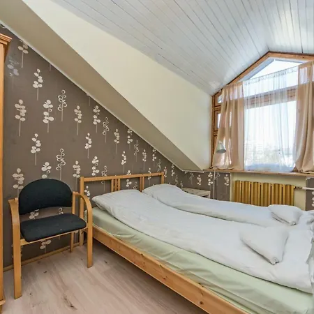 Bed & Breakfast Karat Ii