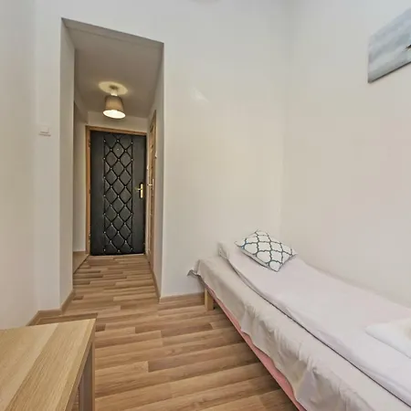 Bed & Breakfast Karat Ii