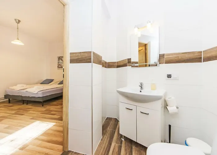 Bed & Breakfast Karat Ii